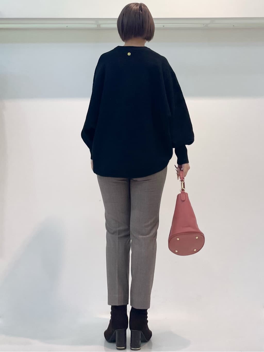 chiiさんの「COUP DE CHANCE｜【手洗い可／日本製／ストレッチ】定番センタープレス入りパンツ」を使ったコーディネート