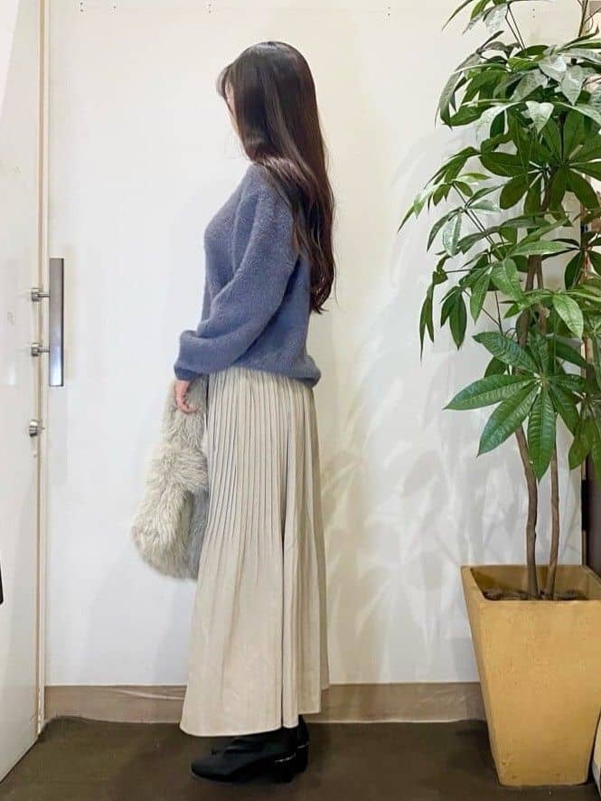 AYUMIさんの「SHOO･LA･RUE｜【S-LL】きらっと華やか ふんわりラメフェザーニット」を使ったコーディネート