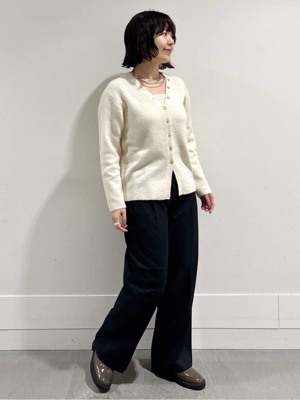 モエカさんの「UNTITLED｜【トレンド/柔らかな素材感】ビスチェセットカーディガン」を使ったコーディネート