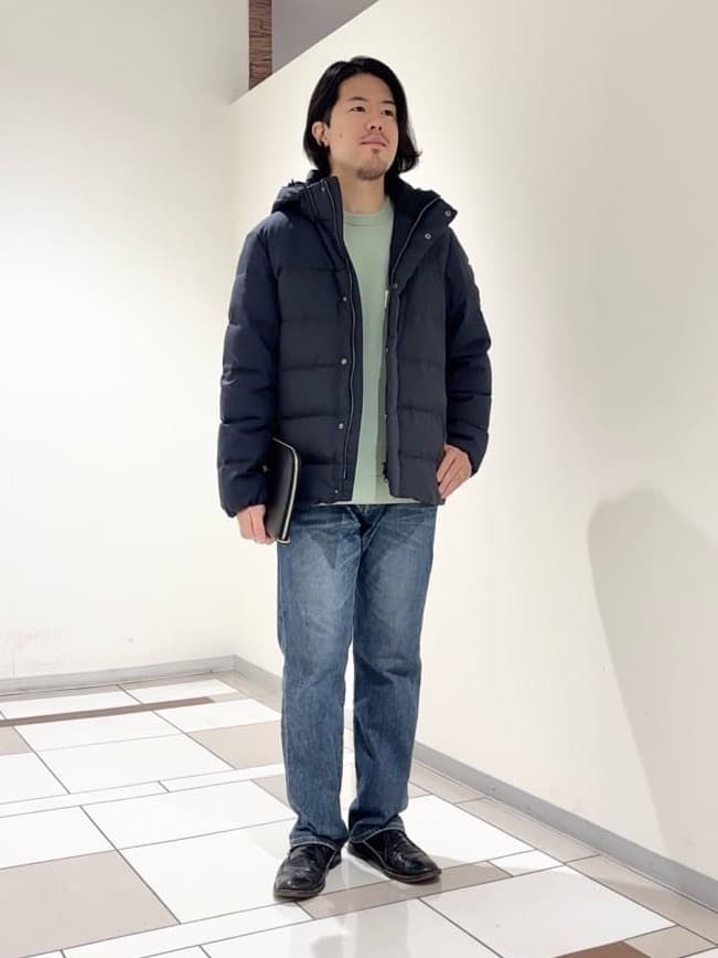 及川さんの「TAKEO KIKUCHI｜カラーコンビ ダウンブルゾン」を使ったコーディネート