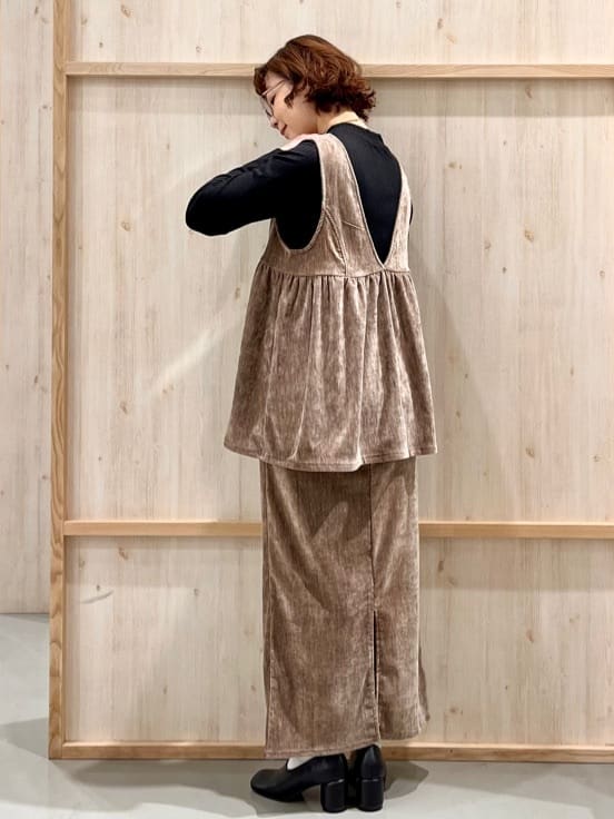 nakoさんの「THE SHOP TK｜【ふわふわあったか】フェザーカーディガン」を使ったコーディネート