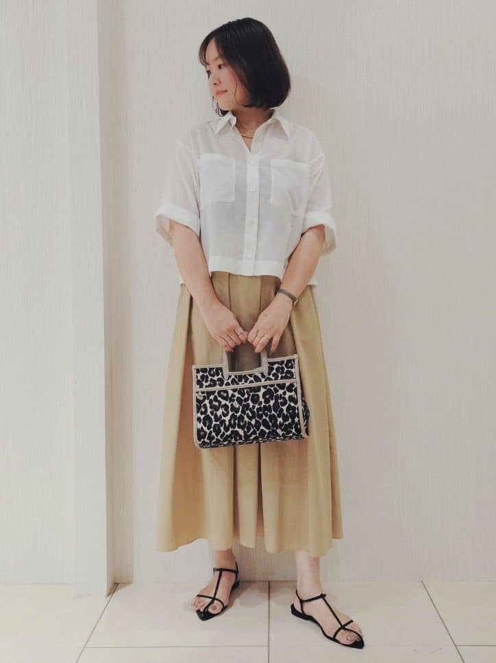 naokoさんの「UNTITLED｜【前開き/洗える】ショート丈シアーシャツ」を使ったコーディネート