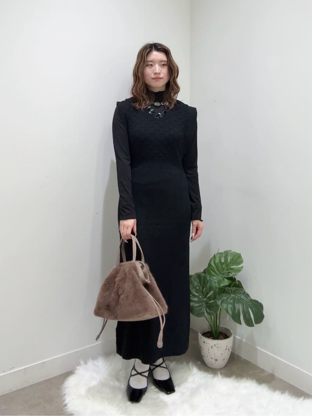 Suma Una本部スタッフさんの「SunaUna｜【COLLECTION LINE】スパンコール ニットワンピース」を使ったコーディネート