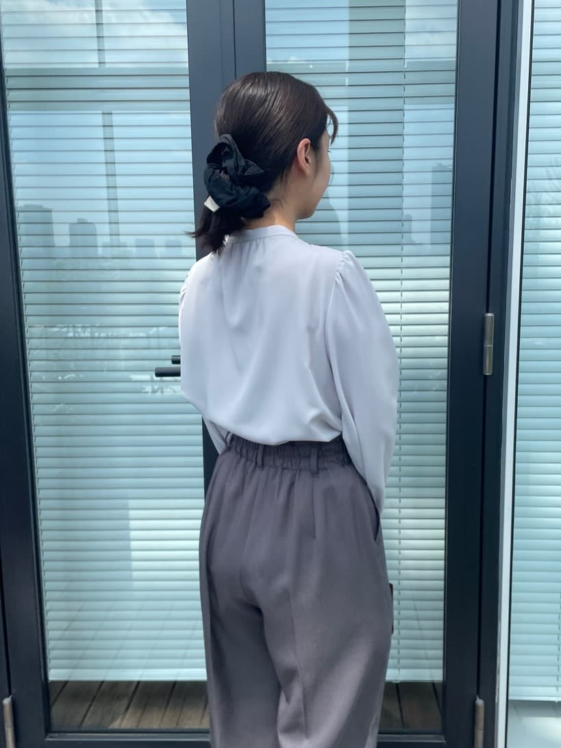 abeさんの「Couture brooch｜【帯電防止・通勤】ウエストリボン サスペンダー付きワイドパンツ」を使ったコーディネート