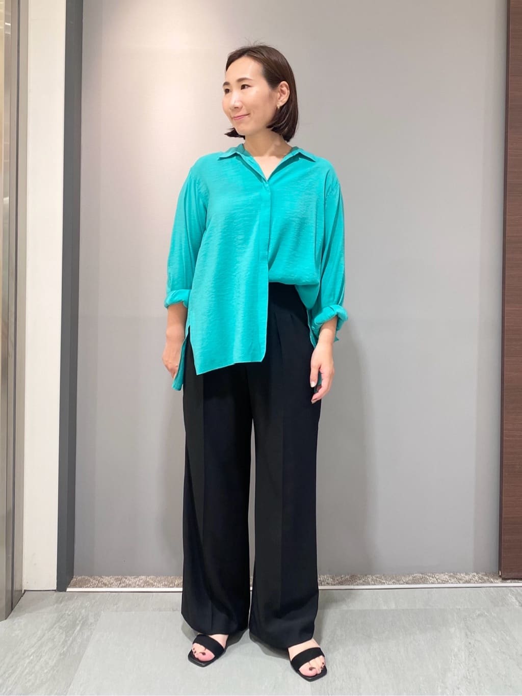 YUKARIさんの「INDIVI｜【体型カバー／清涼感】シアーオーバーシャツ」を使ったコーディネート