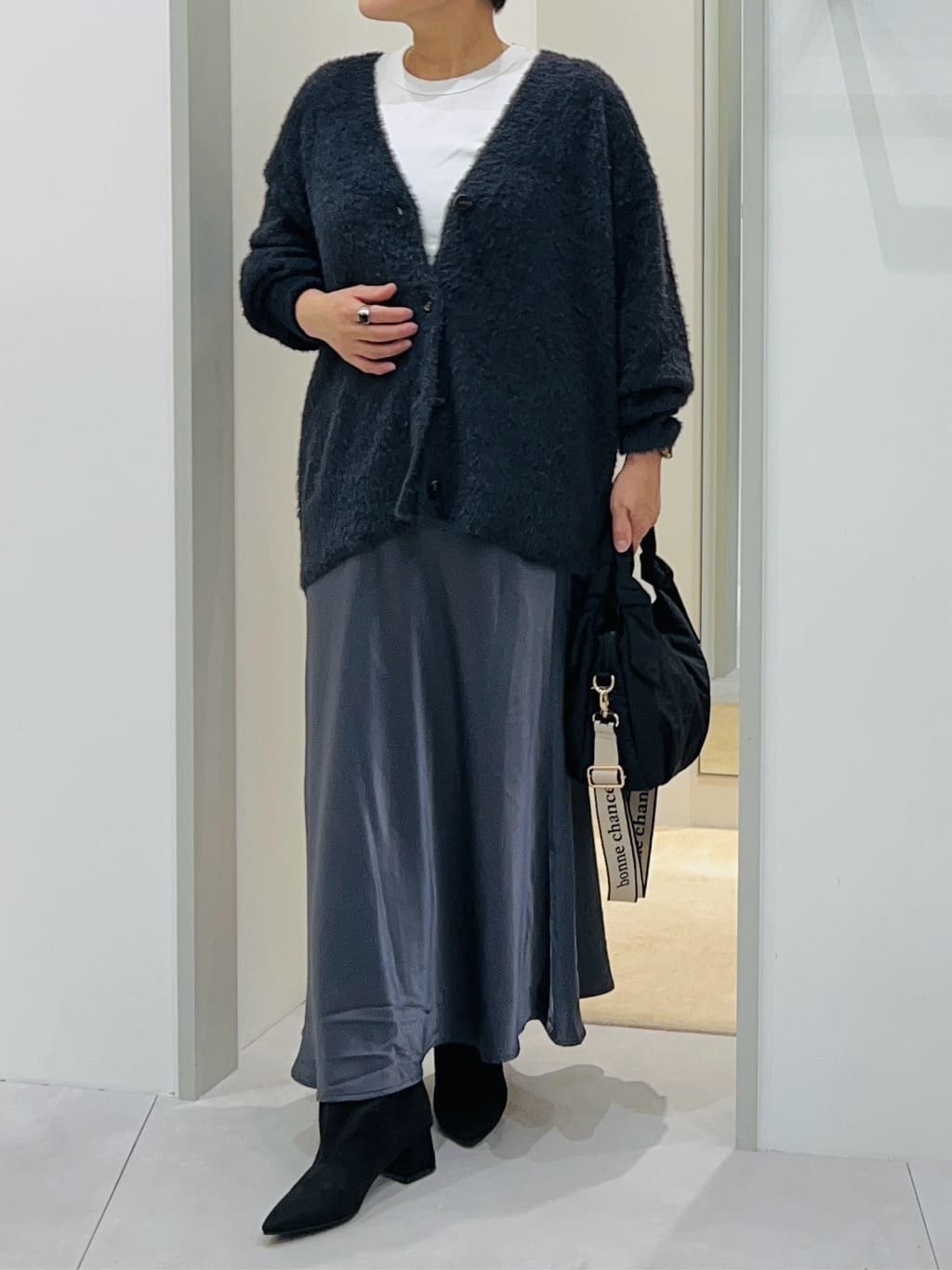 タナさんの「THE SHOP TK｜【ふわふわあったか】フェザーカーディガン」を使ったコーディネート