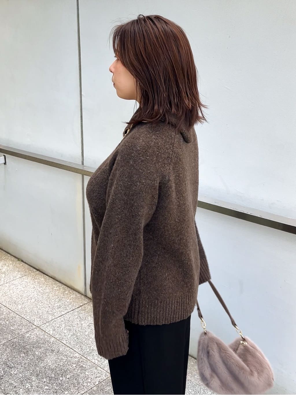 ちびゆきさんの「grove｜きれい見えとリラックス感を両立。秋の大人カジュアルに効くイージーパンツ」を使ったコーディネート