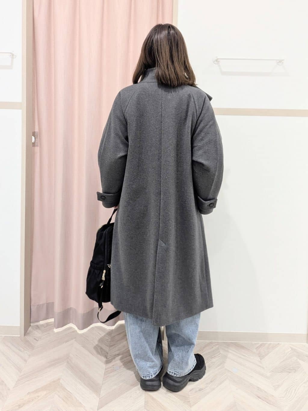 miyuさんの「SHOO･LA･RUE｜【S-LL】ほんのりラメで女性らしい ベロアモールモックネックニット」を使ったコーディネート