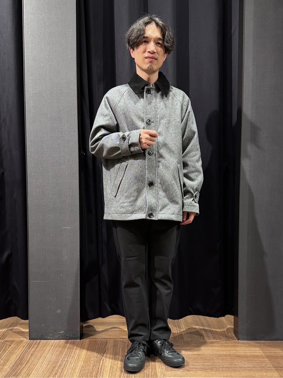 tomoyaさんの「THE SHOP TK｜2通りの着こなしができる ウーリック デッキブルゾン」を使ったコーディネート
