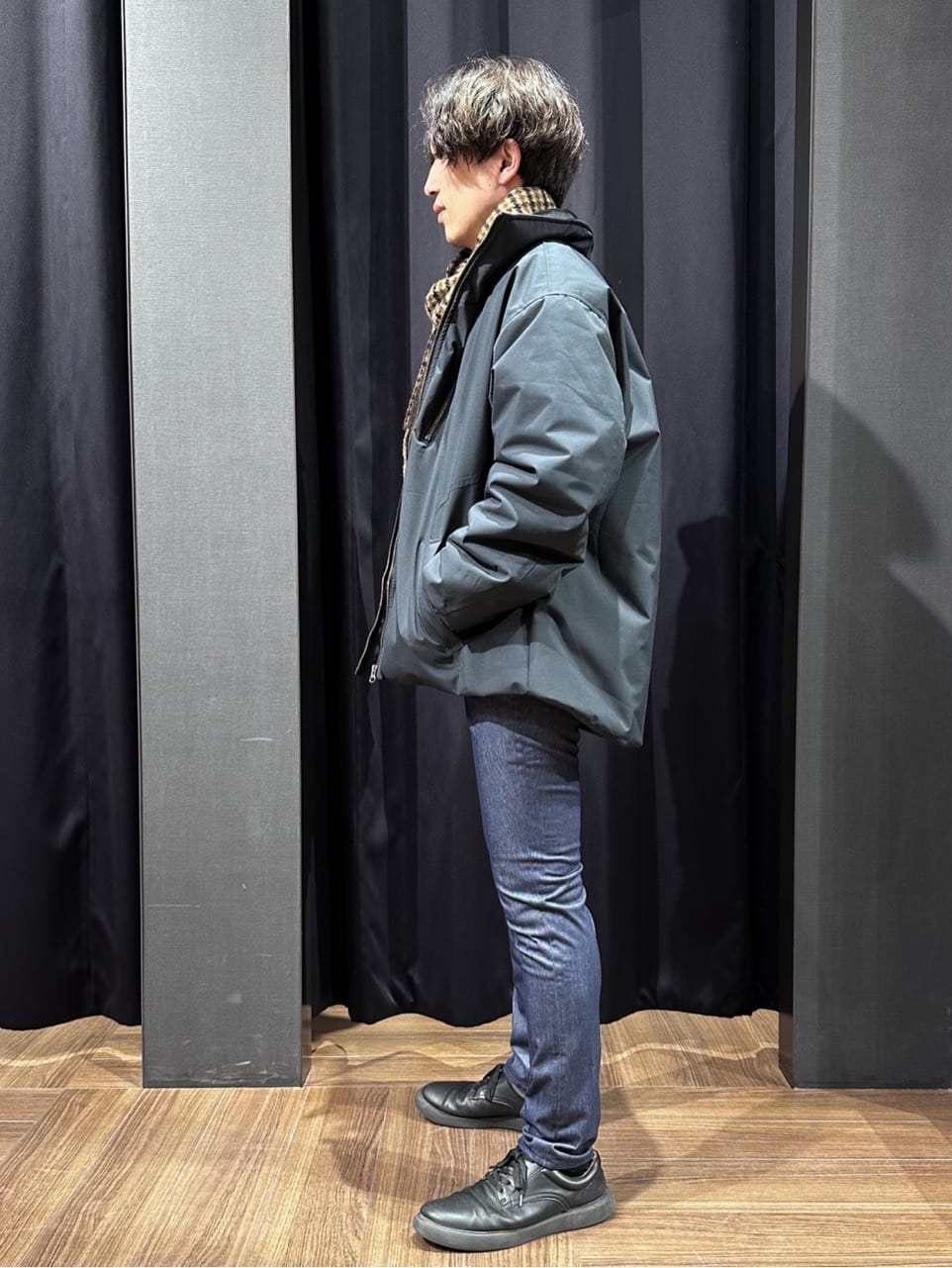 tomoyaさんの「THE SHOP TK｜【大人の上品カジュアルを叶える】ハグするニット 洗濯機OK／6色展開」を使ったコーディネート