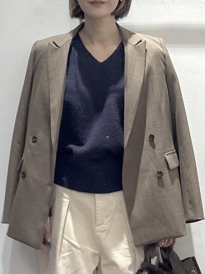 たけねぇさんの「OPAQUE.CLIP｜Vネックラメニット【洗濯機OK】」を使ったコーディネート
