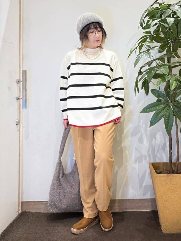 misakiさんの「SHOO･LA･RUE｜【洗濯機可/S-LL】美脚見え あったか裏起毛 テーパードパンツ」を使ったコーディネート