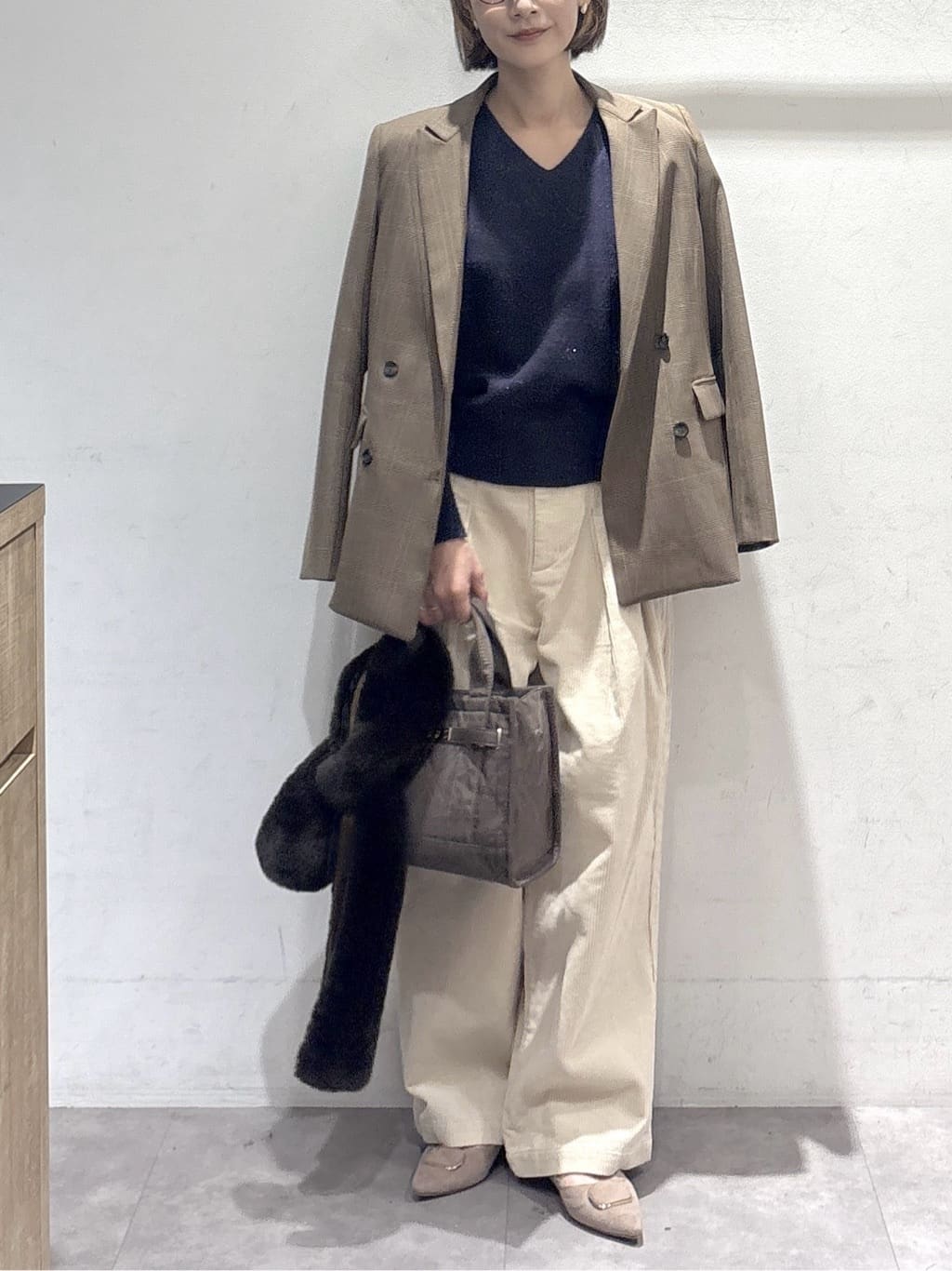 たけねぇさんの「OPAQUE.CLIP｜Vネックラメニット【洗濯機OK】」を使ったコーディネート
