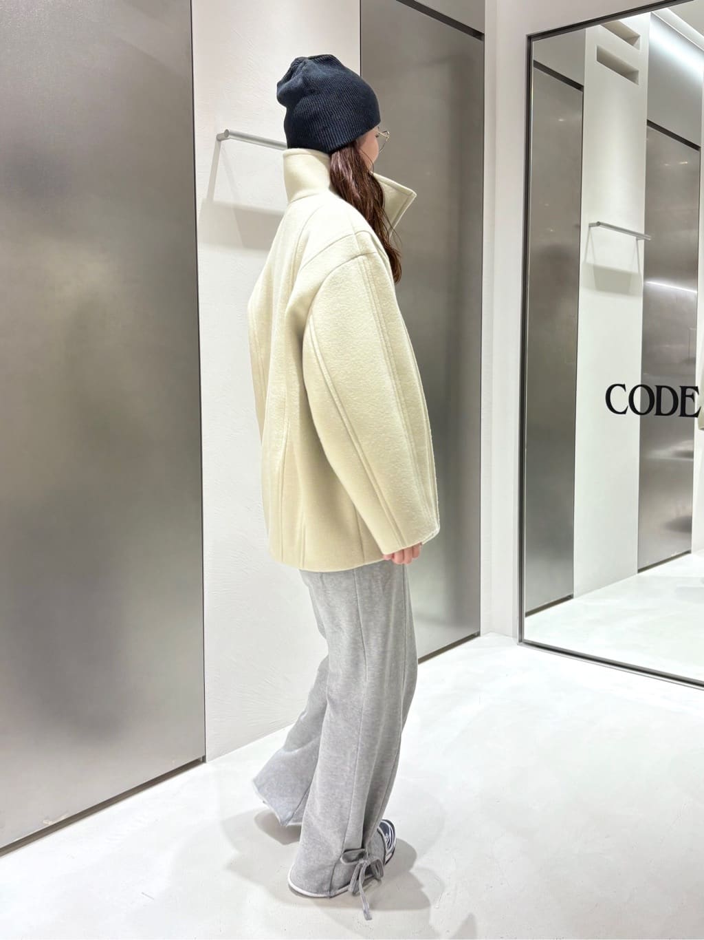 iwamiさんの「CODE A｜wool volume short coat」を使ったコーディネート