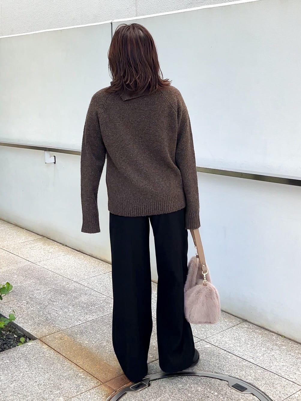 ちびゆきさんの「grove｜きれい見えとリラックス感を両立。秋の大人カジュアルに効くイージーパンツ」を使ったコーディネート