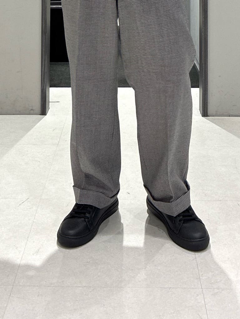 わいずみさんの「TAKEO KIKUCHI｜【3D ナイロン ストレッチ】ジップアップ フードブルゾン」を使ったコーディネート