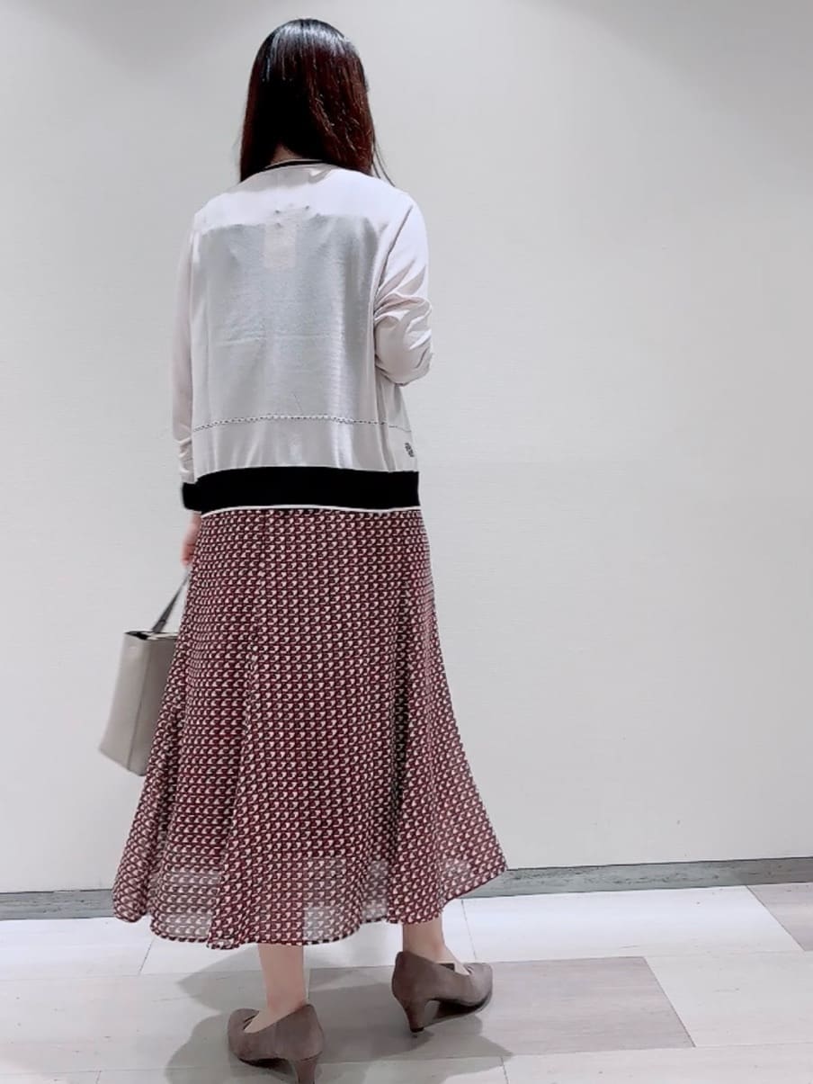 エリカさんの「Reflect｜【WEB先行カラーあり／マシンウォッシュ可／ウエスト総ゴム】コツキ幾何柄ロングスカート」を使ったコーディネート