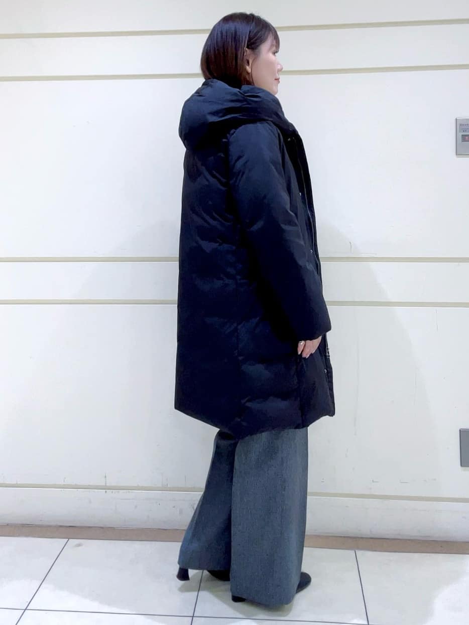 mayutaさんの「INDIVI｜【撥水／洗える】ステッチレス ロングダウンコート」を使ったコーディネート