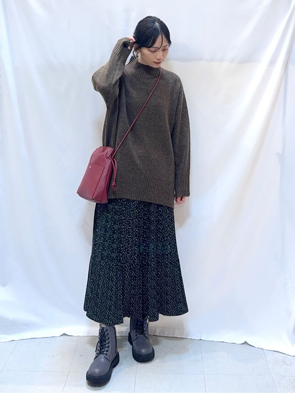 𝐇𝐢𝐫𝐨𝐦𝐢さんの「SHOO･LA･RUE｜【S-LL】ゆるシルエットな メランジタートルニット」を使ったコーディネート
