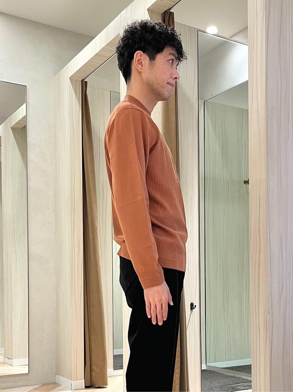 URAさんの「TAKEO KIKUCHI｜【JUST ONE LAYER】ダウンファブリック ジップアップ フード ブルゾン」を使ったコーディネート
