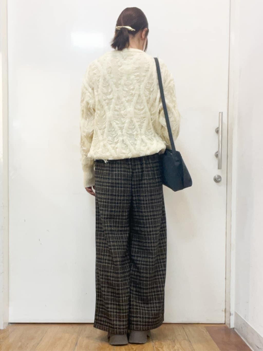sakiさんの「SHOO･LA･RUE｜【S-LL】大人も着やすいシックなカラー 主役級フリンジニット」を使ったコーディネート