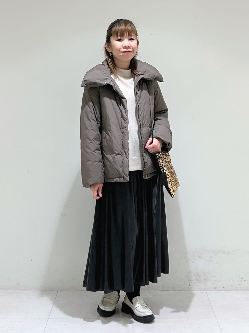 tsuyuさんの「INDIVI｜【撥水／洗える／デザイン衿】ステッチレス ショートダウンコート」を使ったコーディネート