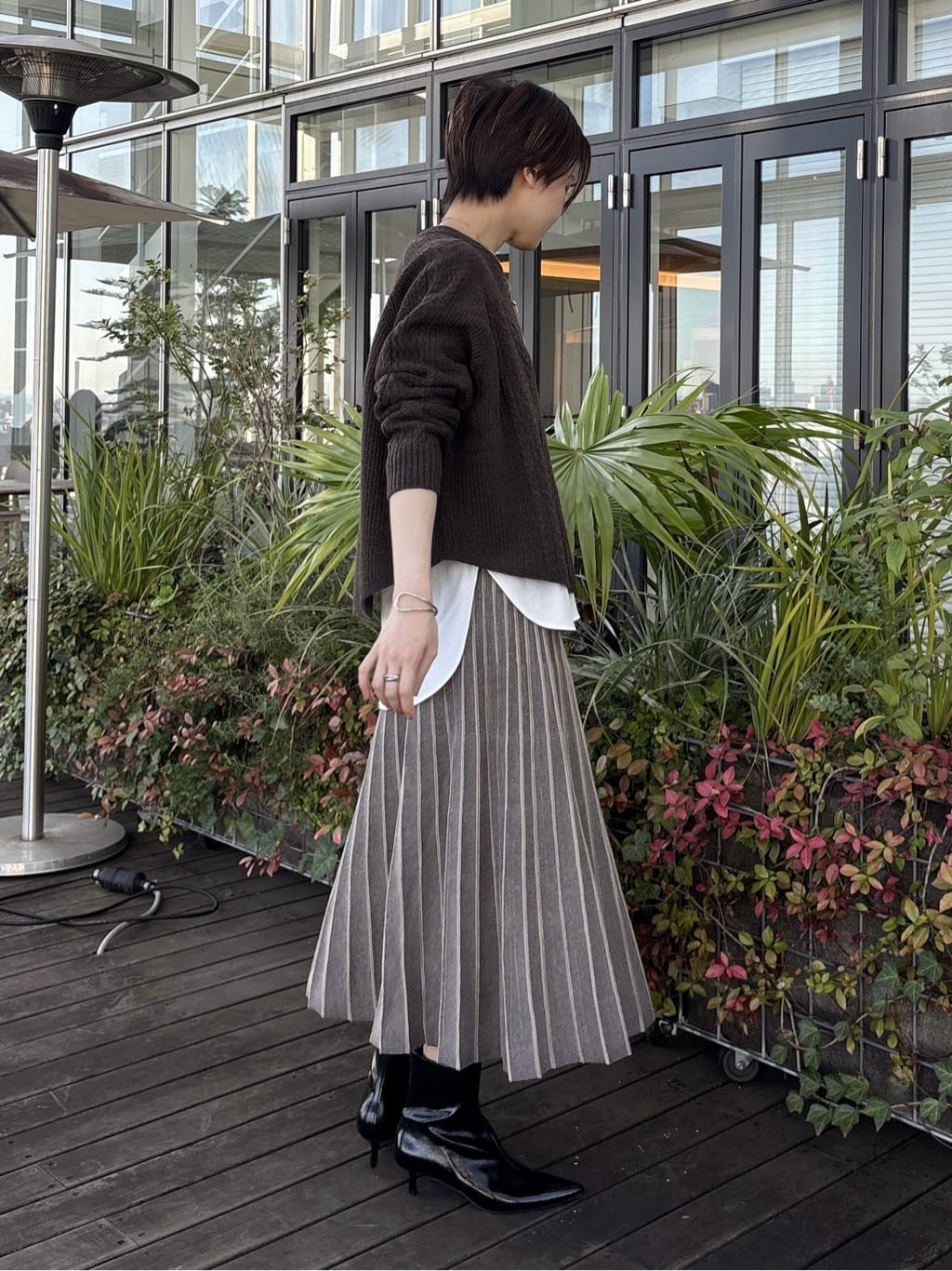 kanaeさんの「INDIVI｜【洗える】ケーブルデザイン ラウンドヘムニット」を使ったコーディネート