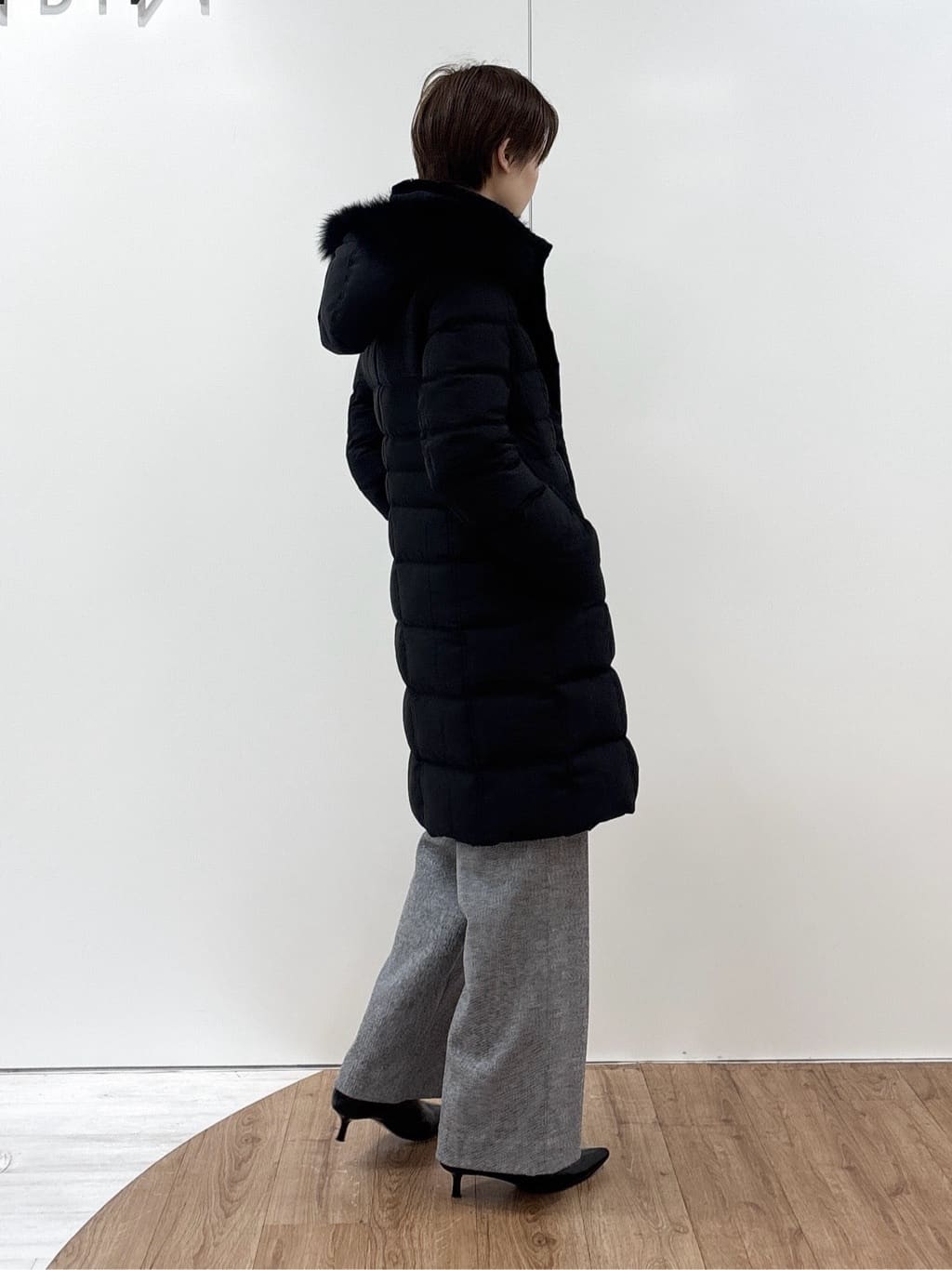 kanaeさんの「INDIVI｜【名品／撥水／抗菌防臭】ロング丈リサイクルダウンコート」を使ったコーディネート