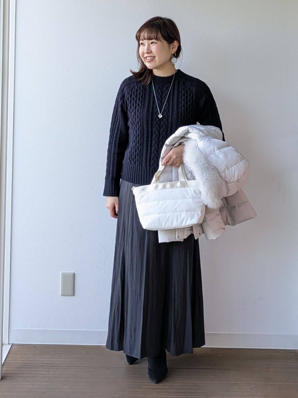 なみきさんの「UNTITLED｜【はっ水機能/フード取り外し可】ミディダウンコート」を使ったコーディネート