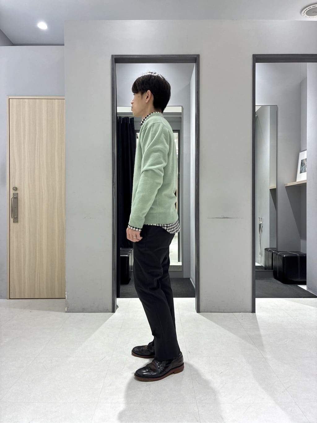 わいずみさんの「TAKEO KIKUCHI｜【Air Palette Knit】ワンポイント カラーニット プルオーバー」を使ったコーディネート