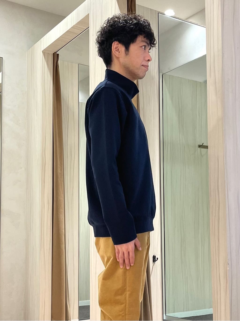 URAさんの「TAKEO KIKUCHI｜【Sサイズ～】ウォーム ミラノリブ オフネック プルオーバー」を使ったコーディネート