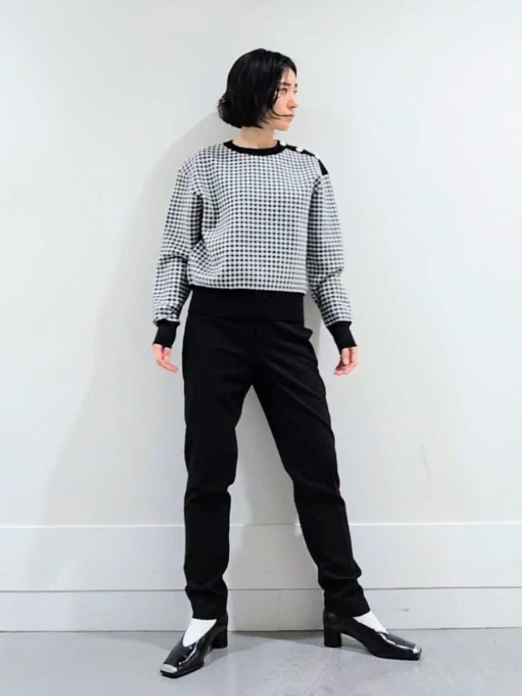 ミズタさんの「UNTITLED｜【きれいめ/スタイリッシュ】2WAYスタンドカラーロングコート」を使ったコーディネート