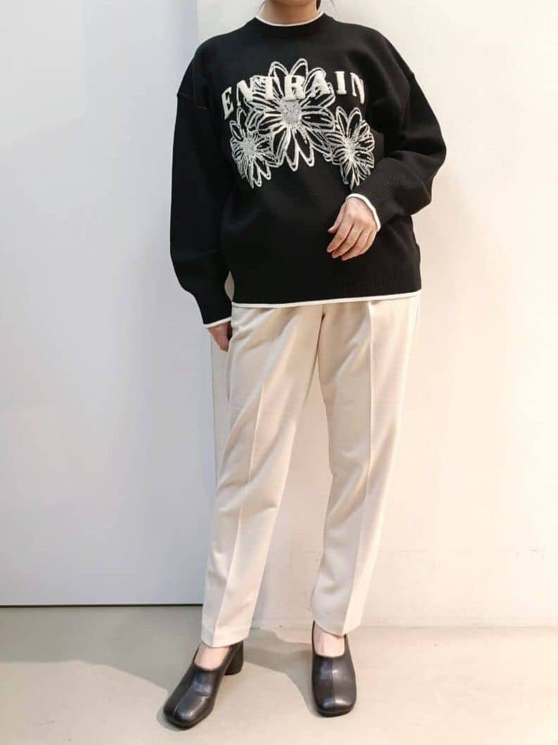 あんさんの「THE SHOP TK｜花柄ラメジャカードニット」を使ったコーディネート