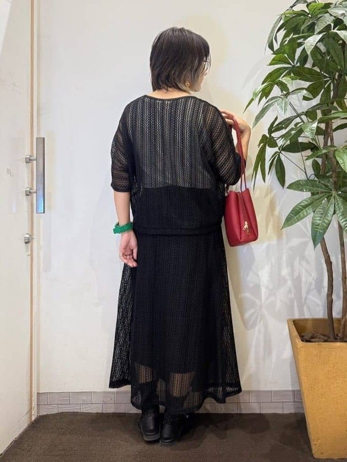 misakiさんの「SHOO･LA･RUE｜【洗える/S-LL】季節の変わり目に 透かし柄が涼やか ジップブルゾン」を使ったコーディネート