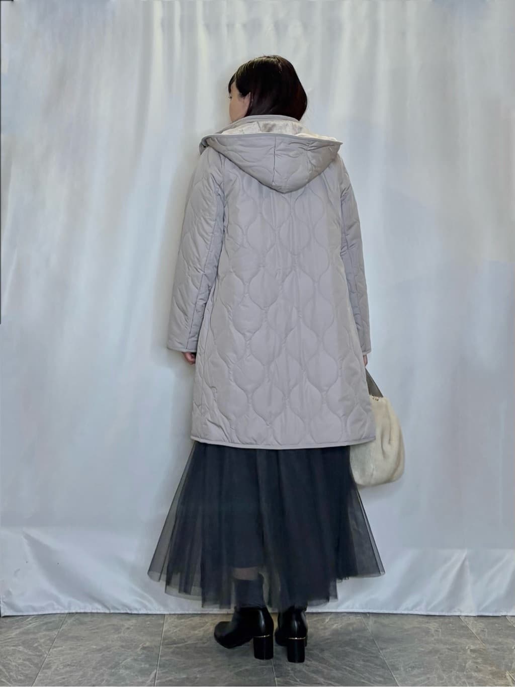 ネリさんの「SHOO･LA･RUE｜【撥水/フード取り外し可】冬に嬉しいこだわり満載 ひょうたん柄キルトコート」を使ったコーディネート