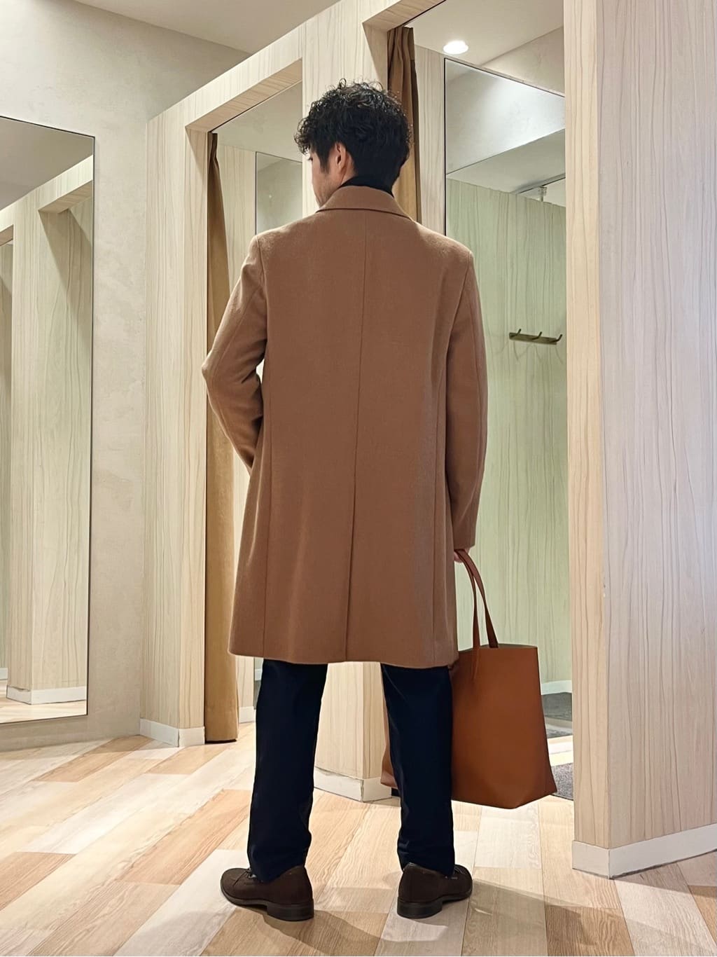 URAさんの「TAKEO KIKUCHI｜カシミヤブレンド ビーバー調ステンカラーコート」を使ったコーディネート