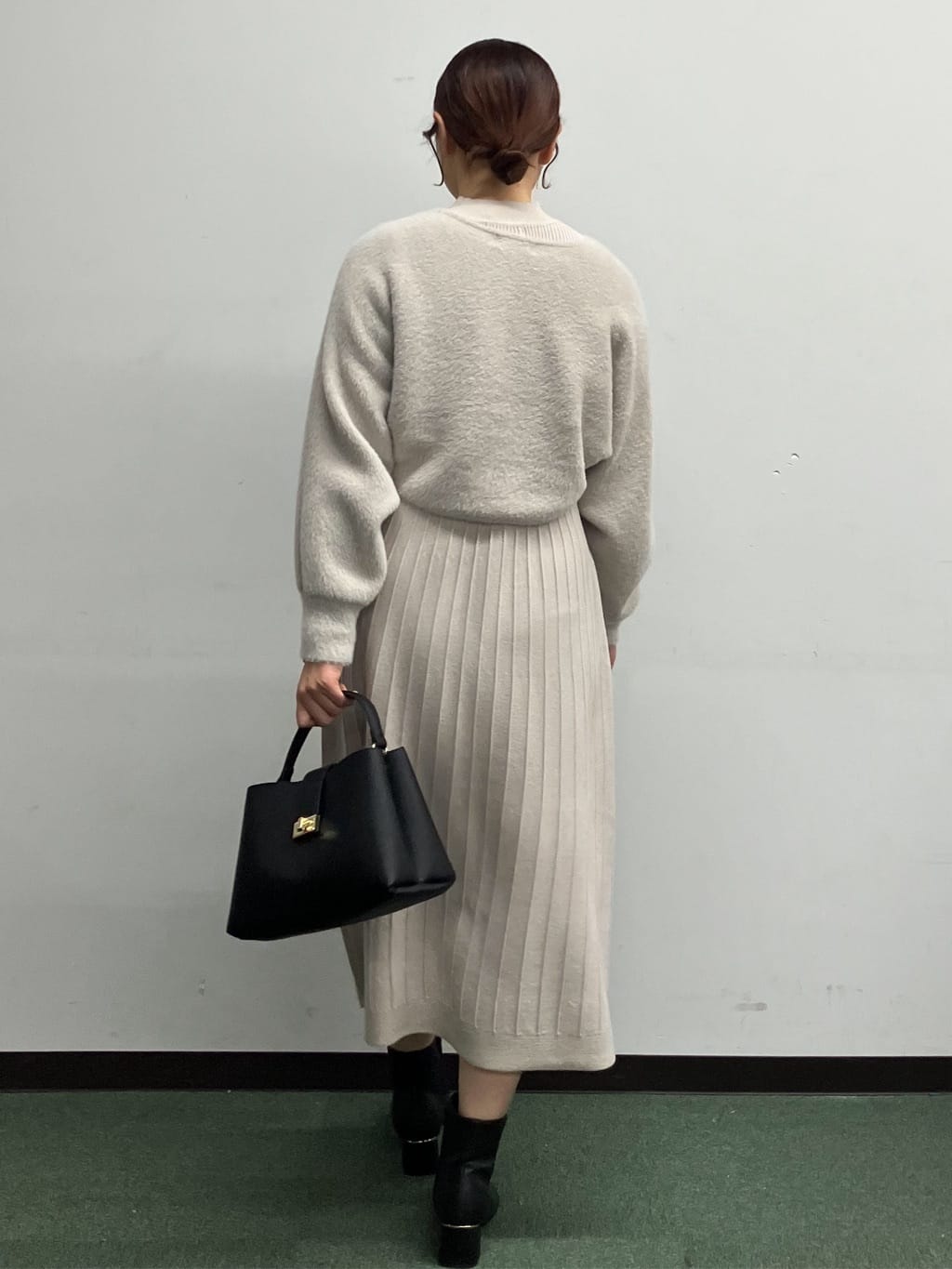 MAYUKIさんの「index｜ラメフェザープルオーバーセット ニットワンピース【洗濯機OK】《XS～LL》」を使ったコーディネート