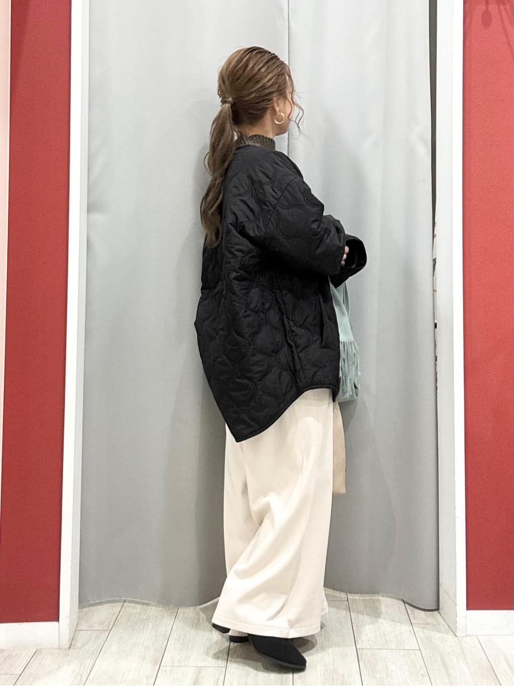shioさんの「SHOO･LA･RUE｜【S-LL】ゆるシルエットな メランジタートルニット」を使ったコーディネート