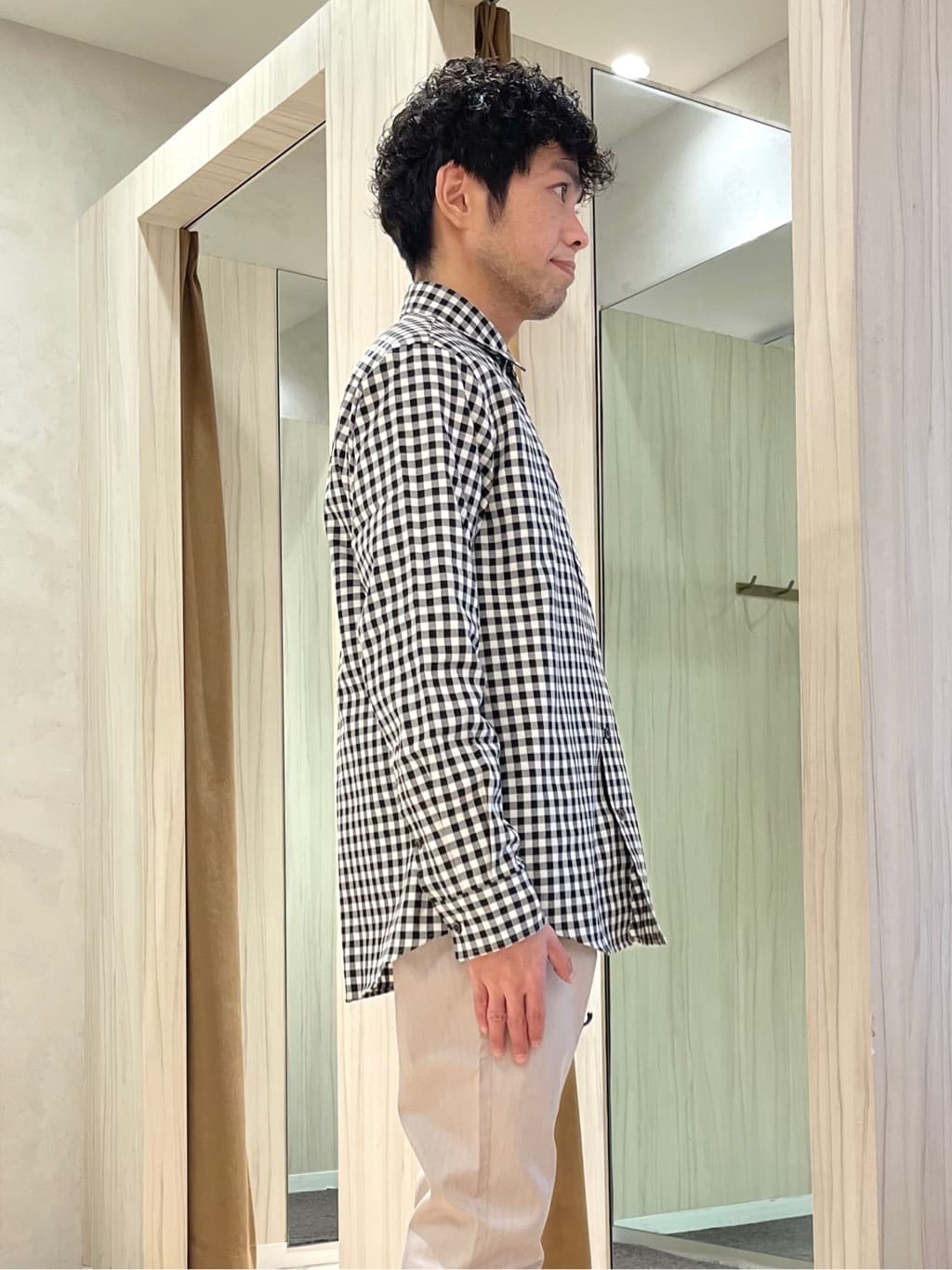 URAさんの「TAKEO KIKUCHI｜アンチピリング ジップアップ ニット」を使ったコーディネート