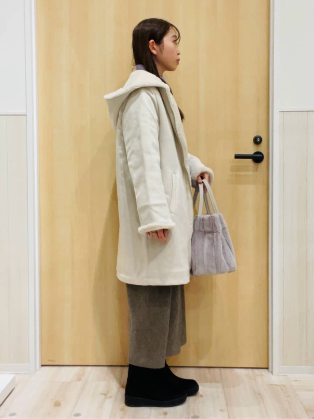 minamiさんの「SHOO･LA･RUE｜【高レビュー/2WAY】きれい見えで上品な ストライプファートートバッグ」を使ったコーディネート