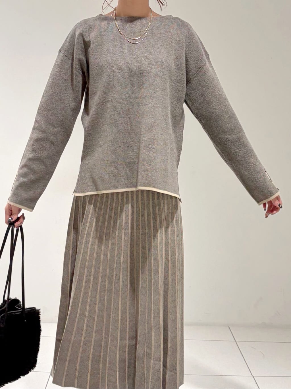 shioriさんの「INDIVI｜【洗える／SETUP可能】ジャカードボートネックニット」を使ったコーディネート