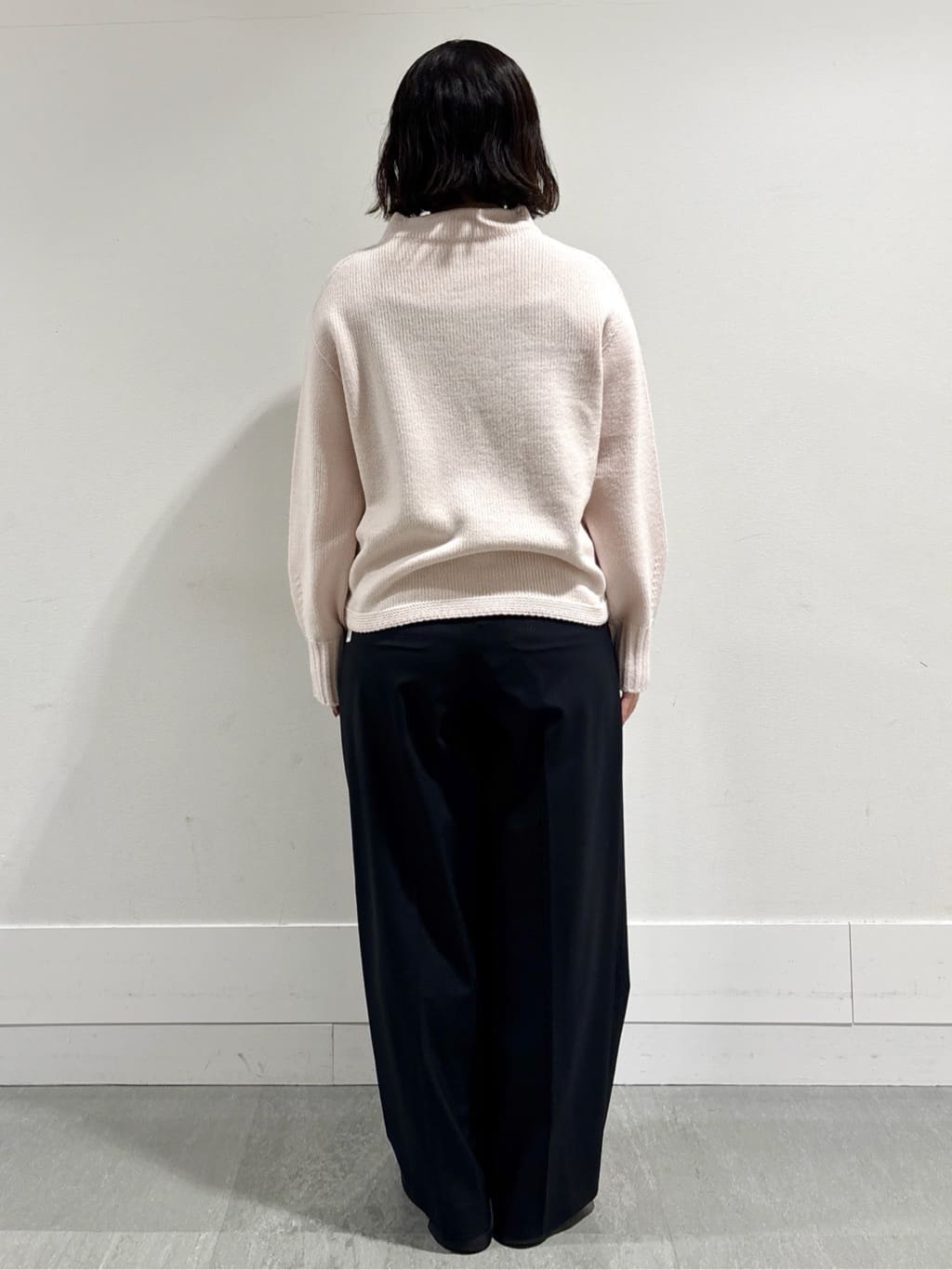 モエカさんの「UNTITLED｜【洗える】スポンディッシュ ボトルネックニット」を使ったコーディネート