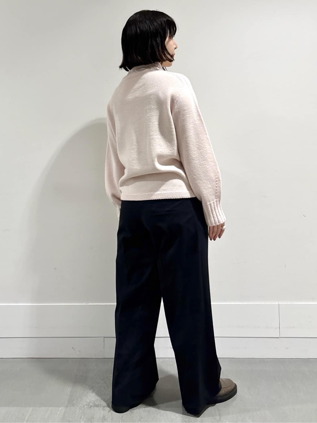 モエカさんの「UNTITLED｜【洗える】スポンディッシュ ボトルネックニット」を使ったコーディネート
