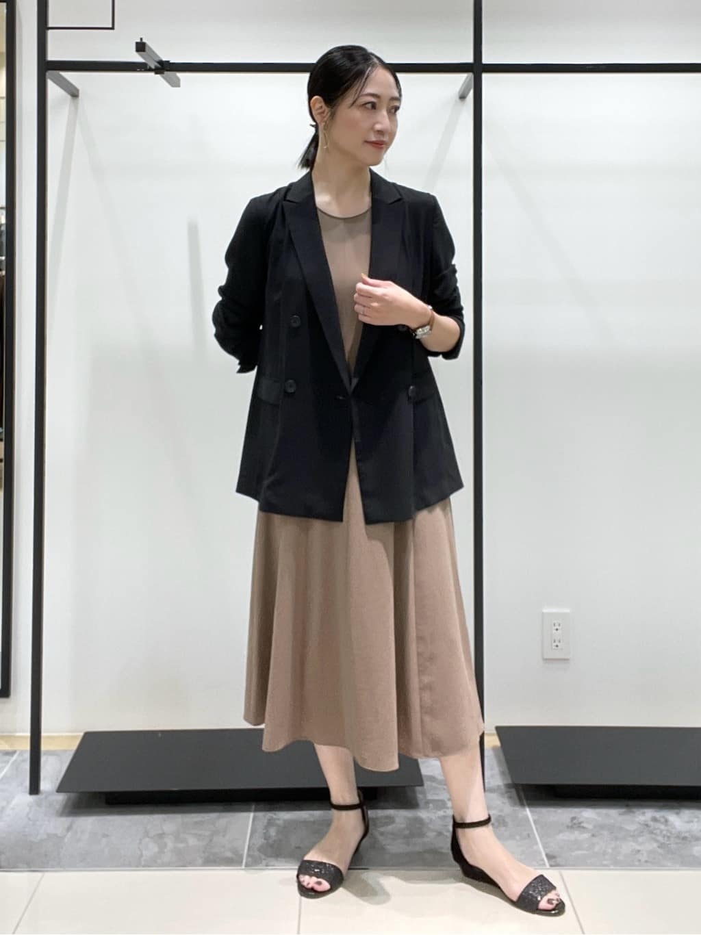 shihoさんの「INDIVI｜【美シルエット】ノースリーブワンピース」を使ったコーディネート