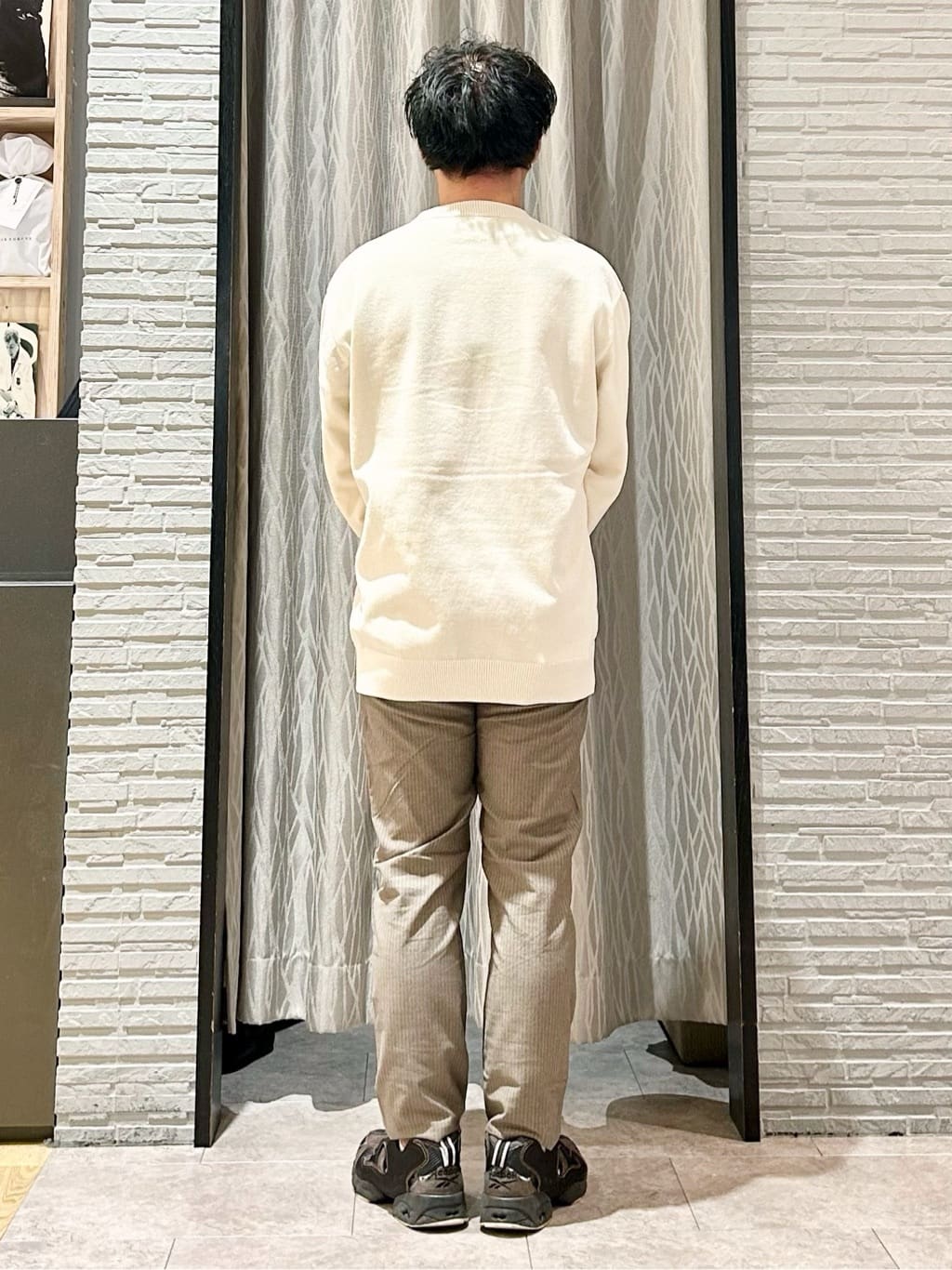 KENJI Iさんの「THE SHOP TK｜【触れるたびに心地良い】ライトモールニット　洗濯機OK/ユニセックスでおすすめ！」を使ったコーディネート