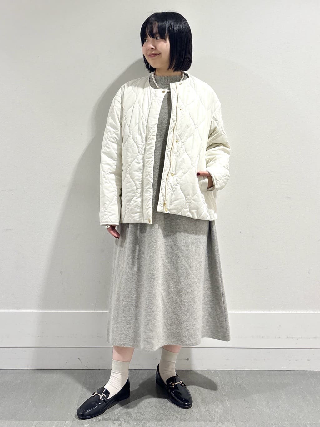 モエカさんの「UNTITLED｜【ロング丈/ゆったりシルエット】テントライン ニットワンピース」を使ったコーディネート
