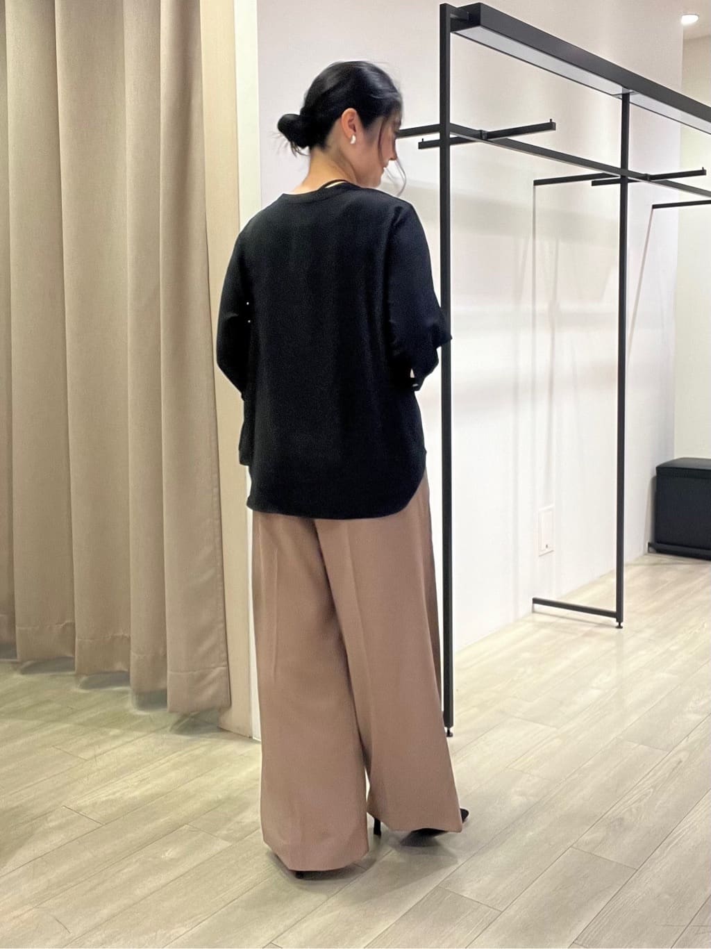 TOMOMIさんの「INDIVI｜【着心地◎！】タックワイドパンツ」を使ったコーディネート