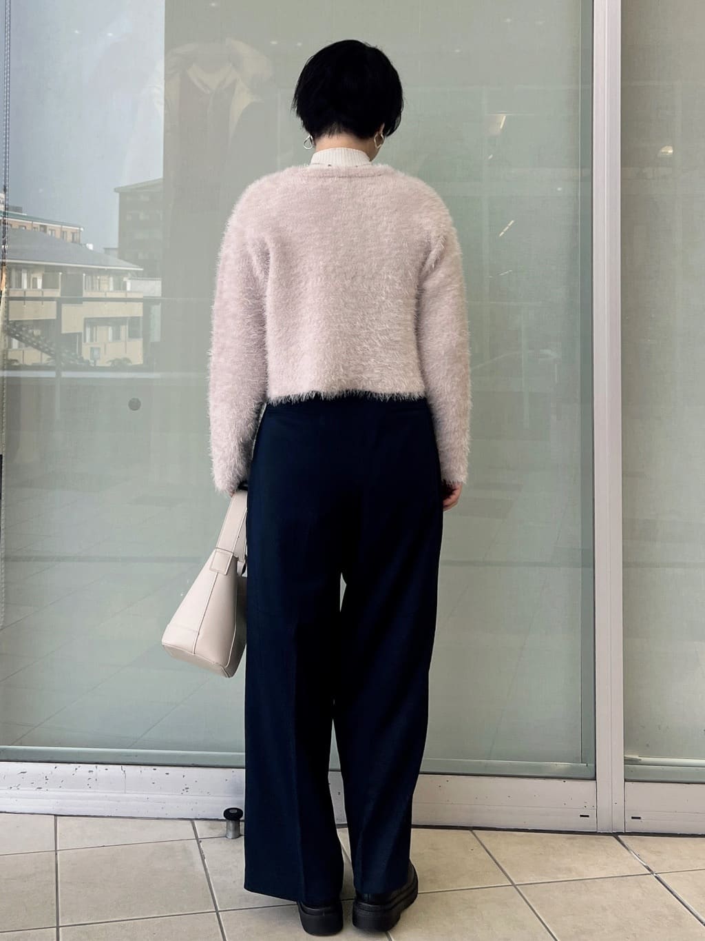 yo-koさんの「OPAQUE.CLIP｜シャギーショートカーディガン【洗濯機OK】《6col》」を使ったコーディネート