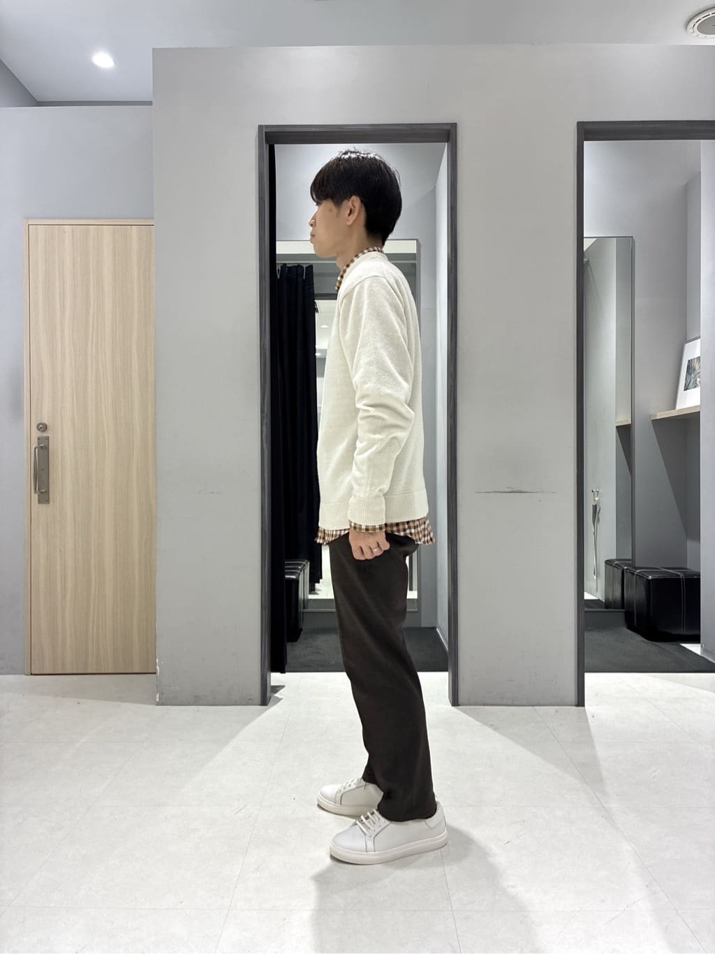 わいずみさんの「TAKEO KIKUCHI｜【Air Palette Knit】ワンポイント カラーニット プルオーバー」を使ったコーディネート