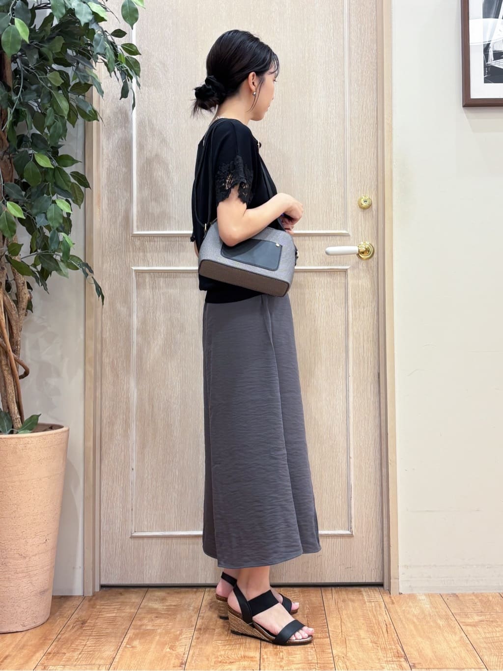 なみさんの「SHOO･LA･RUE｜【S-LL/ひんやり/UV/】大人上品な お袖レースニット」を使ったコーディネート